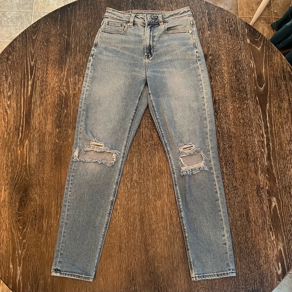 American Eagle Distressed Ripped Denim Mom Jeans Size 0 Regular - Picture 2 of 13